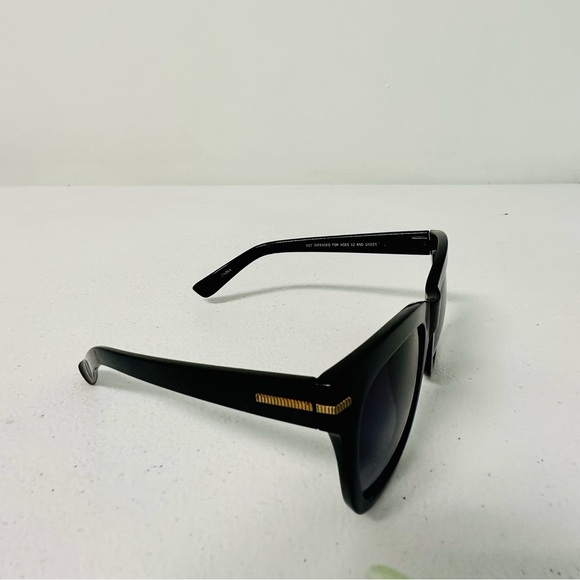 REDUCED. Lot of TWO PAIR SUNGLASSES Franco Sarto and generic shape. Bargain! - Picture 8 of 14
